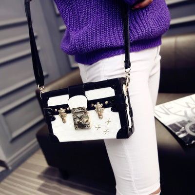 Wear-resistant lock small square bag