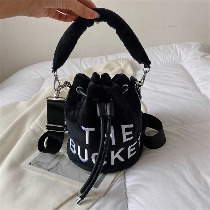 Letter Plush Shoulder Crossbody Bag Women & Fashion Faux Fur Bucket Bag Shopper Handbags Ladies Winter Top-Handle Bags Purses