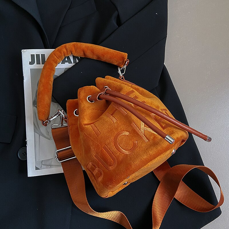 Letter Plush Shoulder Crossbody Bag Women & Fashion Faux Fur Bucket Bag Shopper Handbags Ladies Winter Top-Handle Bags Purses